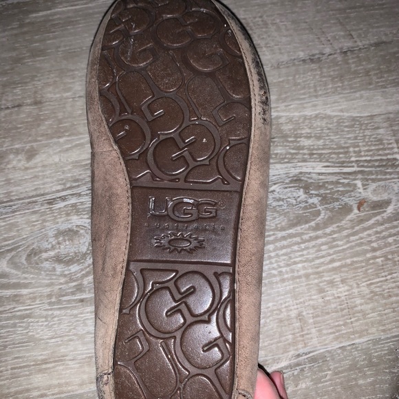 Chocolate brown size 10 Women’s Ugg Moccasins - Picture 2 of 8